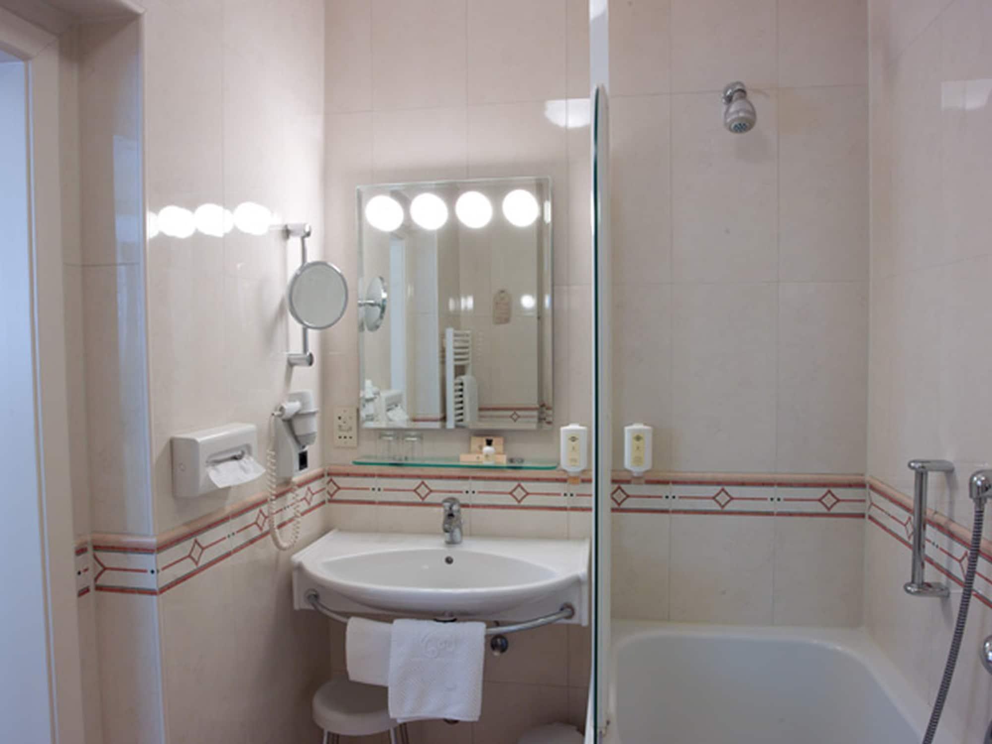 Hotel Kaiserin Elisabeth Wien Ngoại thất bức ảnh